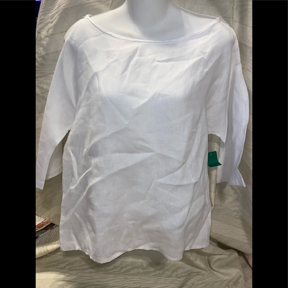 Lina tomei linen cold shoulder top.